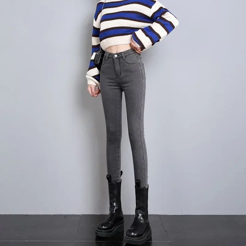 Winter Lady Thermal Plush Jeans Snow Warm Stretch Jeans Hot Sale High Waist Fleece Pants Female Straight Leg Denim Trousers