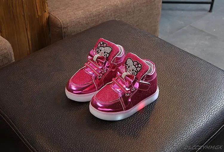 New Disney Children Luminous Shoes Boys Girls Hello Kitty Shoes Flashing Lights Fashion Sneakers Toddler Little Kid LED Sneakers