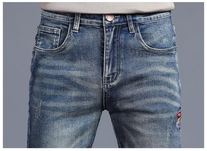 Novas Calças Jeans Masculinas Vintage Coreanas da Moda Slim com Pés Pequenos Bordados Calças Elásticas Masculinas de Sarja Streetwear