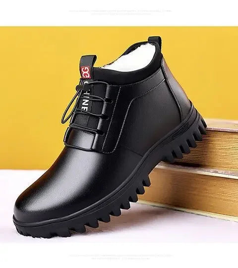Sapatos Masculinos de Couro de Inverno Nova Moda Pelúcia Quente Confortável Antiderrapante Sapatos de Algodão de Negócios Botas de Neve Casuais ao Ar Livre Férias