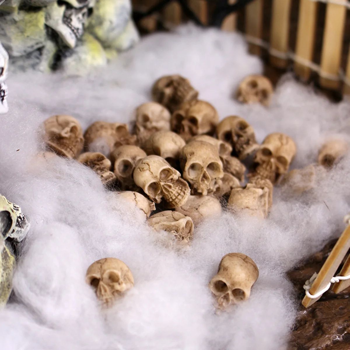 20pcs Halloween Decorative Skeleton Head Miniature Ornaments Outdoor Home Garden Lawn Unique Flower Pot Decorative Skull Statue