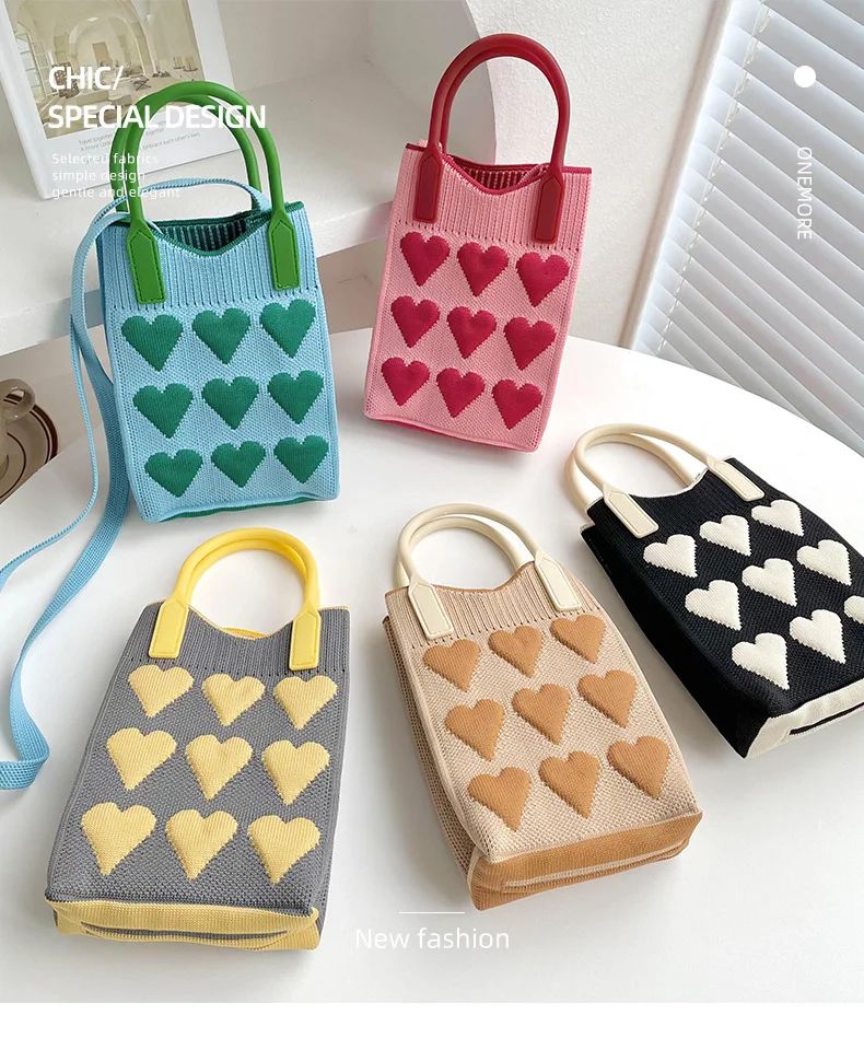Korean Fashion Heart Knitted Mini Square Handbag for Women Small Mobile Phone Shoulder Bags Girls Cute Outdoor Crossbody Bags