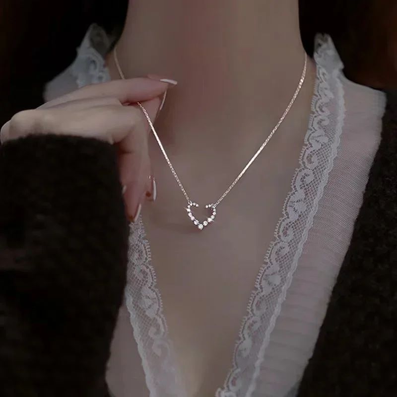 Colar Feminino com Pingente de Gota D'água com Borla em Aço Inoxidável Banhado a Ouro, Estilo Europeu e Americano, Corrente na Clavícula, Joia para Festa