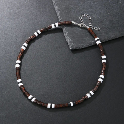Colar Masculino Artesanal de Contas de Madeira e Argila Colar Fashion Vintage Africano de Contas Brancas para Homens Colar de Surfista de Praia Joias Tribais