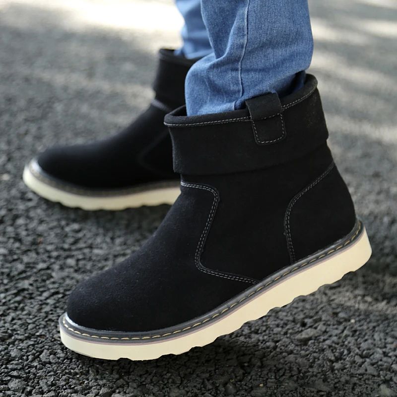 2025  Men's casual snow boots Trendy and versatile minimalist style Fashionable street walking Outdoor Warm Shoes Classic Black