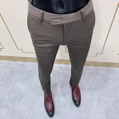 Calça Social Listrada Masculina Slim Fit com Tornozelo Justo Calça Social Masculina para Escritório e Festa Calça Social Masculina para Negócios Slim Fit