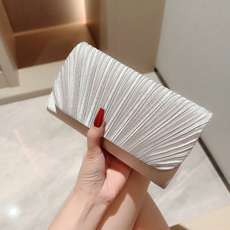 High End Women Evening Bag Luxury Female Wedding Clutch Purse Party Rhinestones Chain Shoulder Bags Retro lady handbag 2025