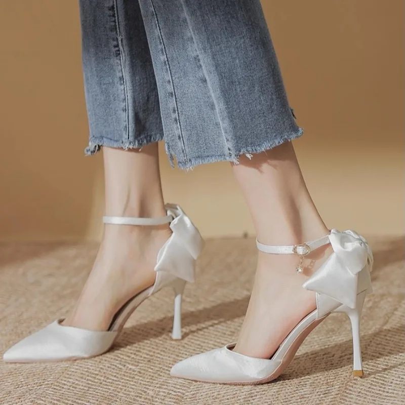 Wedding Heels Women Luxury Brand Design String Bead Pearls High Heels Ladies Sexy Elegant Pointed Toe White Black Pumps2025