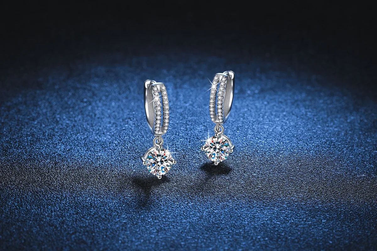 Brincos de Ouro Branco 14K AU585 Platina PT950 moissanite clássicos quatro garras cor D 1 quilate para mulheres