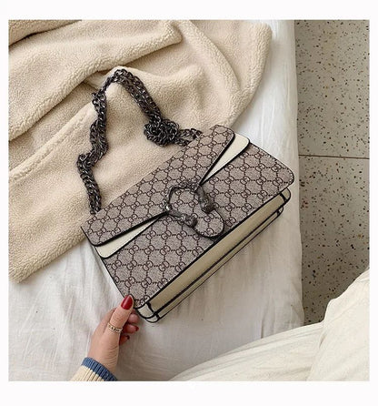 Women Stylish Retro Print Shoulder Crossbody Bag Fashionable Chain Underarm Purse Medium Hardness Polyester Lining
