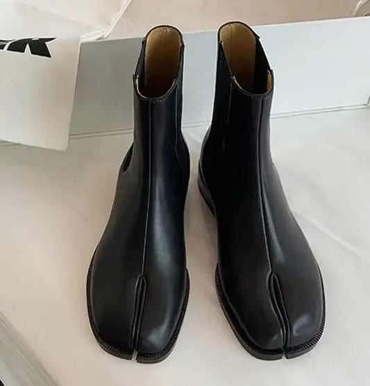 2025 Stretch Slip On Chelsea Boots Woman Split Toe Low Heels Ankle Botas Feminina Tabi Shoes Winter Patent/Matte Leather Botines