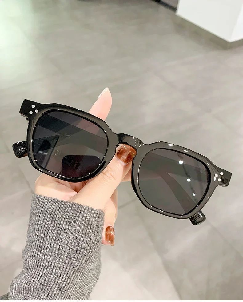 JNPCXI Fashion Vintage Rivet Oval Sunglasses Women Men Luxury Leopard Sun Glasses Anti Blue Light Eyeglasses Frame