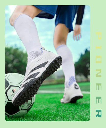 Mens High Quality Ultralight Football Shoes Society Cleats Indoor Soccer Shoes Professional Original Fast Futsal Football Boots