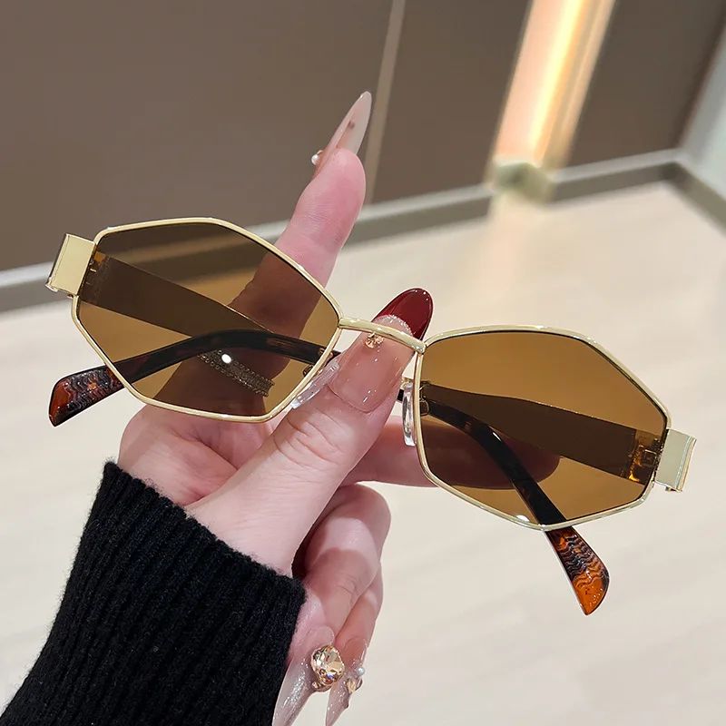 Fashion Polygonal Women Sunglasses 2025 Vintage Brand Rhombus Ladies Sun glasses Shades Unique Metal Frame Punk Eyewear Men