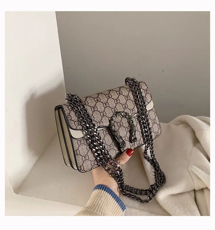 Women Stylish Retro Print Shoulder Crossbody Bag Fashionable Chain Underarm Purse Medium Hardness Polyester Lining