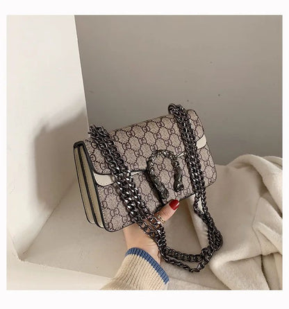 Women Stylish Retro Print Shoulder Crossbody Bag Fashionable Chain Underarm Purse Medium Hardness Polyester Lining
