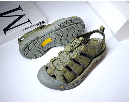 2025 Summer Men's Sandals Thick soled Baotou beach shoes Outdoor oversized casual Shoes Male lightweight hollow sandals Homme