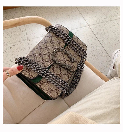 Women Stylish Retro Print Shoulder Crossbody Bag Fashionable Chain Underarm Purse Medium Hardness Polyester Lining