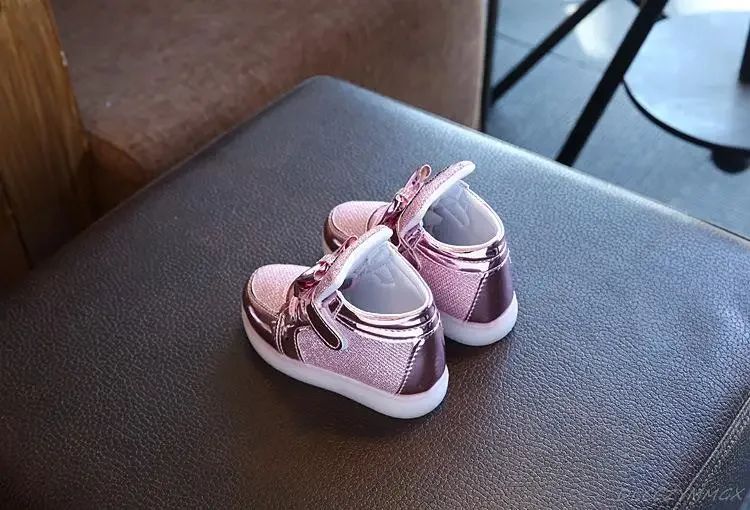 New Disney Children Luminous Shoes Boys Girls Hello Kitty Shoes Flashing Lights Fashion Sneakers Toddler Little Kid LED Sneakers