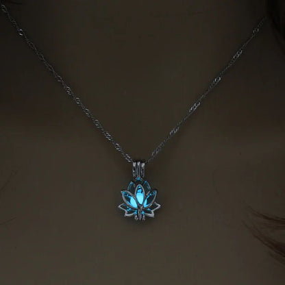 Colar com Pingente de Lua Luminosa para Meninas Adolescentes Colar Gargantilha Brilha no Escuro Joias Presentes ????????