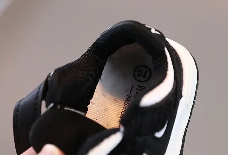 2025 New Toddler Baby Kids Fashion Design Walking Shoes Sneakers White Non-slip Casual Shoes Boys Breathable Outdoor Board Shoes