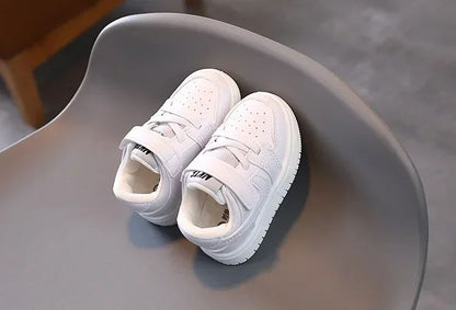 2025 New Toddler Baby Kids Fashion Design Walking Shoes Sneakers White Non-slip Casual Shoes Boys Breathable Outdoor Board Shoes