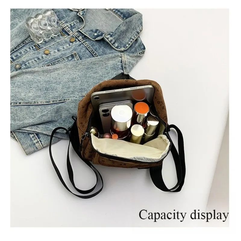 Nova Mini Mochila de Veludo Cotelê 2025 Elegante Espaçosa Leve Mochila de Viagem para Estudantes