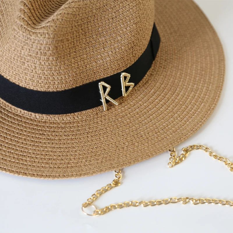 Fashionable Metal RB Letter Straw Hats for Women Men Summer Outdoor Holidays Beach Sun Hat Straw Hats for Women Fashion Panama