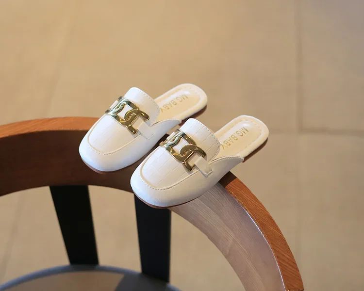 Children Sandals for Girls 2024 Summer New Girls Covered Toes Flat Leather Slippers Casual Lazy Metal Korean Kids Fashion Flats