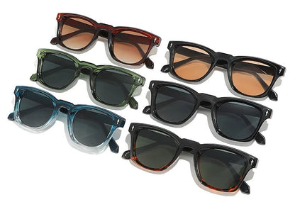 JNPCXI Retro Rivets Square Sunglasses Women Fashion Gradient Shades UV400 Men Green Black Sun Glasses