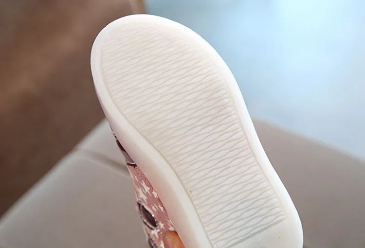 Children's Led Sneakers Girls Cute Glowing Princess Shoes Toddler Luminous Non-slip Footwear Kids Soft Bottom Lighted Sneakers