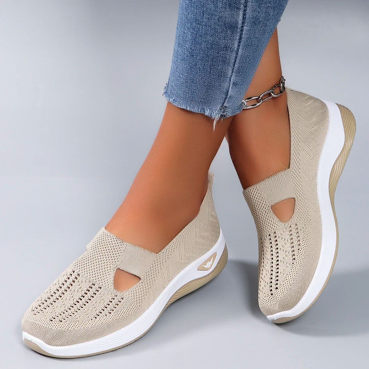 Women's Shoes 2025 Spring New Middle aged and Elderly Mom Shoes Soft soled Breathable Women's Casual ShoesSports Shoes