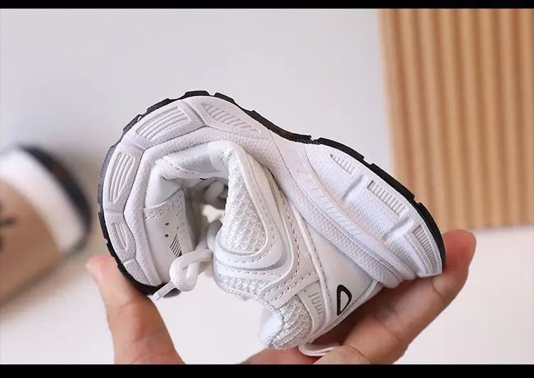 Children Tennis Shoes Versatile Non-slip White Sneakers for Kids Girls Fashion Causal Breathable Toddlers Boys Sports Shoes Hot