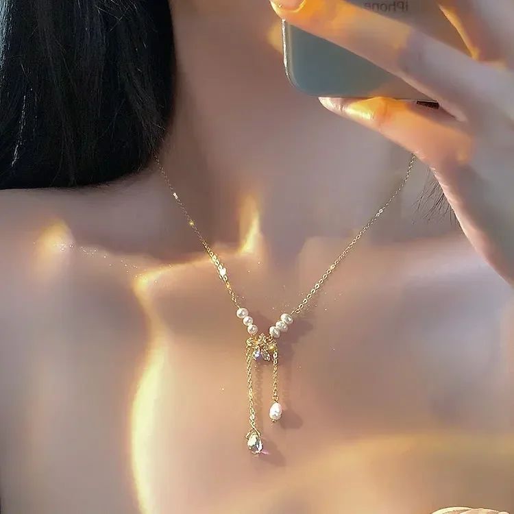 Colar Feminino com Pingente de Gota D'água com Borla em Aço Inoxidável Banhado a Ouro, Estilo Europeu e Americano, Corrente na Clavícula, Joia para Festa