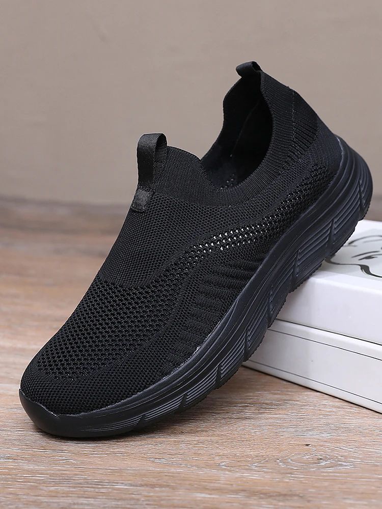 Sapatilhas masculinas leves e respiráveis para corrida e uso casual, com design slip-on, estilo tênis e conforto para treinos de academia.