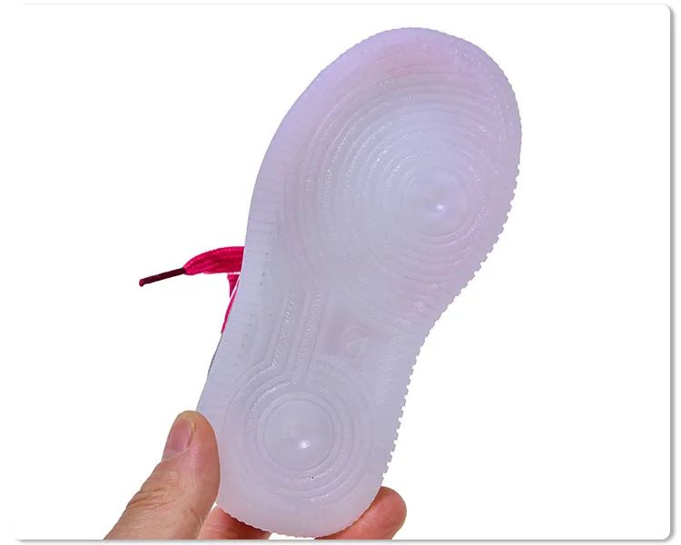 Girls Light-Emitting Sneakers Cartoon Board Shoes Breathable Breathable Leather Casual Shoes Fashion LED Shine Running Shoes