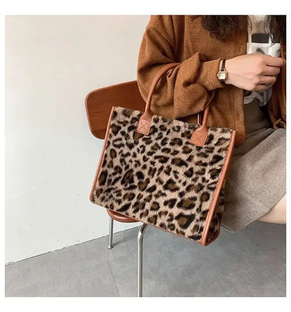 New Women Soft Plush Hand Bag New Winter Leopard Cow Print Tote Bags Female Pu Leather Underarm Bags Furry Fluffy Shoulder Bag
