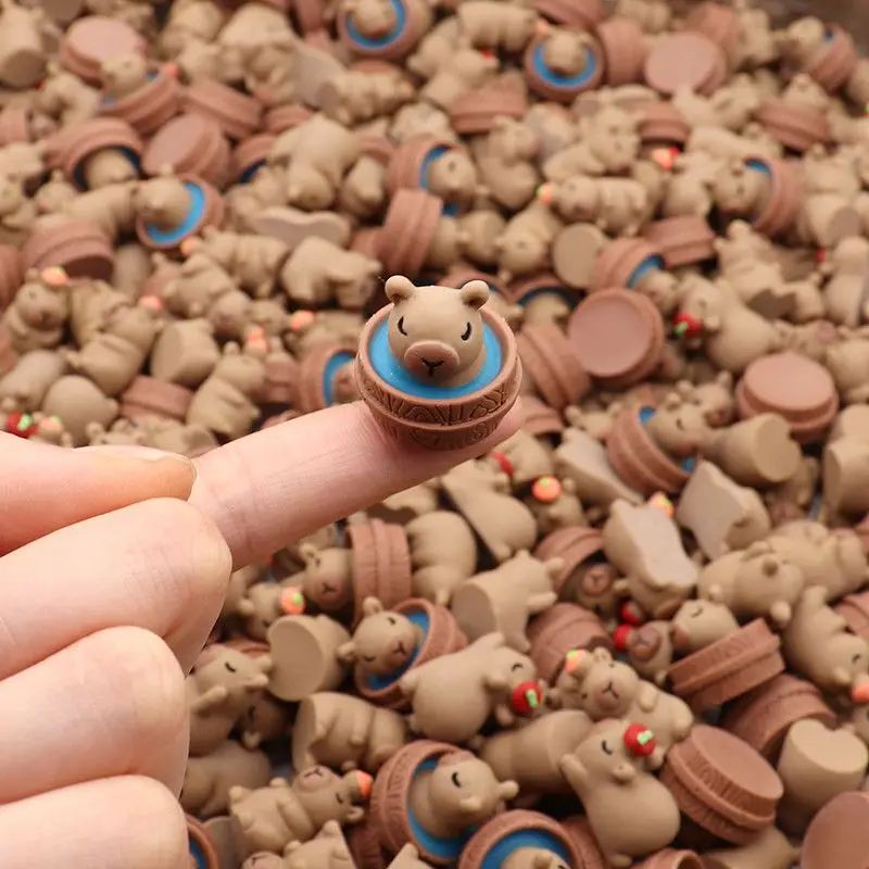 30PCS 3D Capybara Figurines Capybara Party Favors Cute Animal DIY Ornament Supplies for garden Capybara Home Decoration Ornament