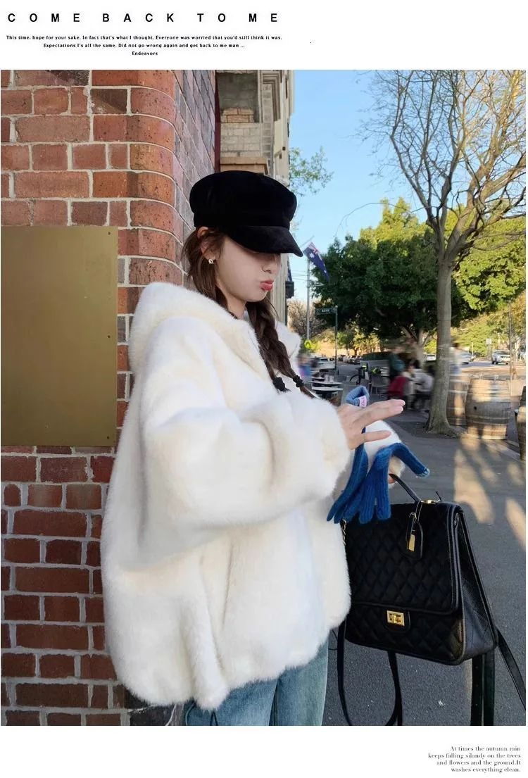 Winter New Short Fur Lined Leather Jacket Women's Hat Integrated Eco-friendly Lamb Fur Vest Women's Regular Style Coat