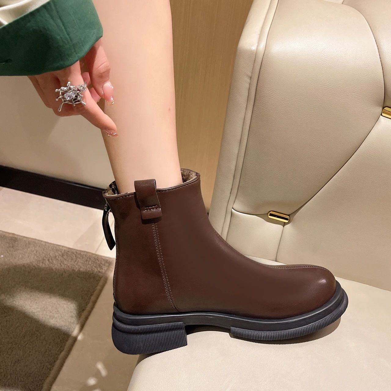 New Women Ankle Boots Fashion Female Square Heel Low-Heel Shoes Lady Boots Leather Woman Low-heel Keep Warm Ankle Boots Q109