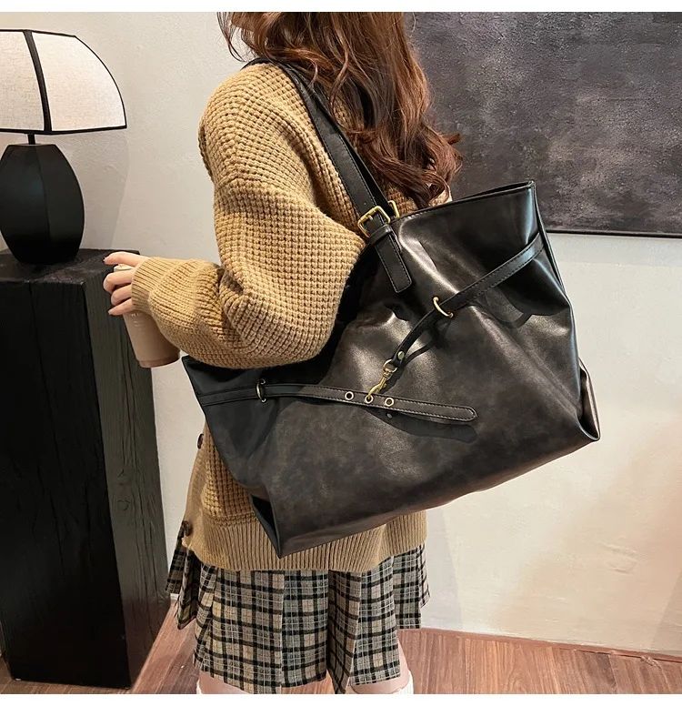 Retro Big PU Leather Shoulder Bag for Women 2025 Winter Trend New Y2K Fashion Handbags Females Travel Luxury Tote Bag  bolsas