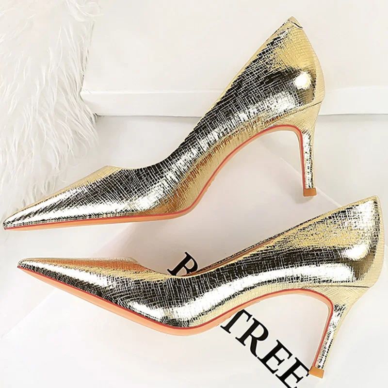 Spring Autumn New Women 7cm High Heels Fashion Retro Holiday Party Pumps Lady Gold Silver Daily Office Pointed Toe Low Heels