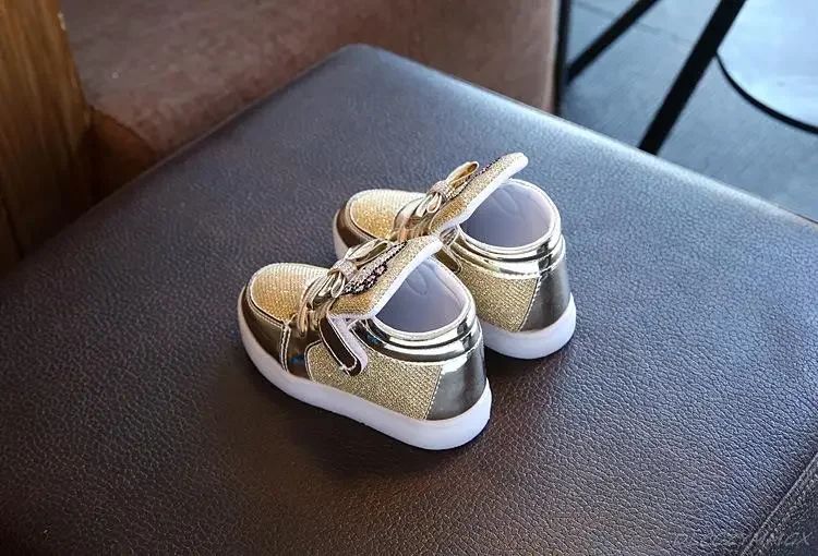 New Disney Children Luminous Shoes Boys Girls Hello Kitty Shoes Flashing Lights Fashion Sneakers Toddler Little Kid LED Sneakers