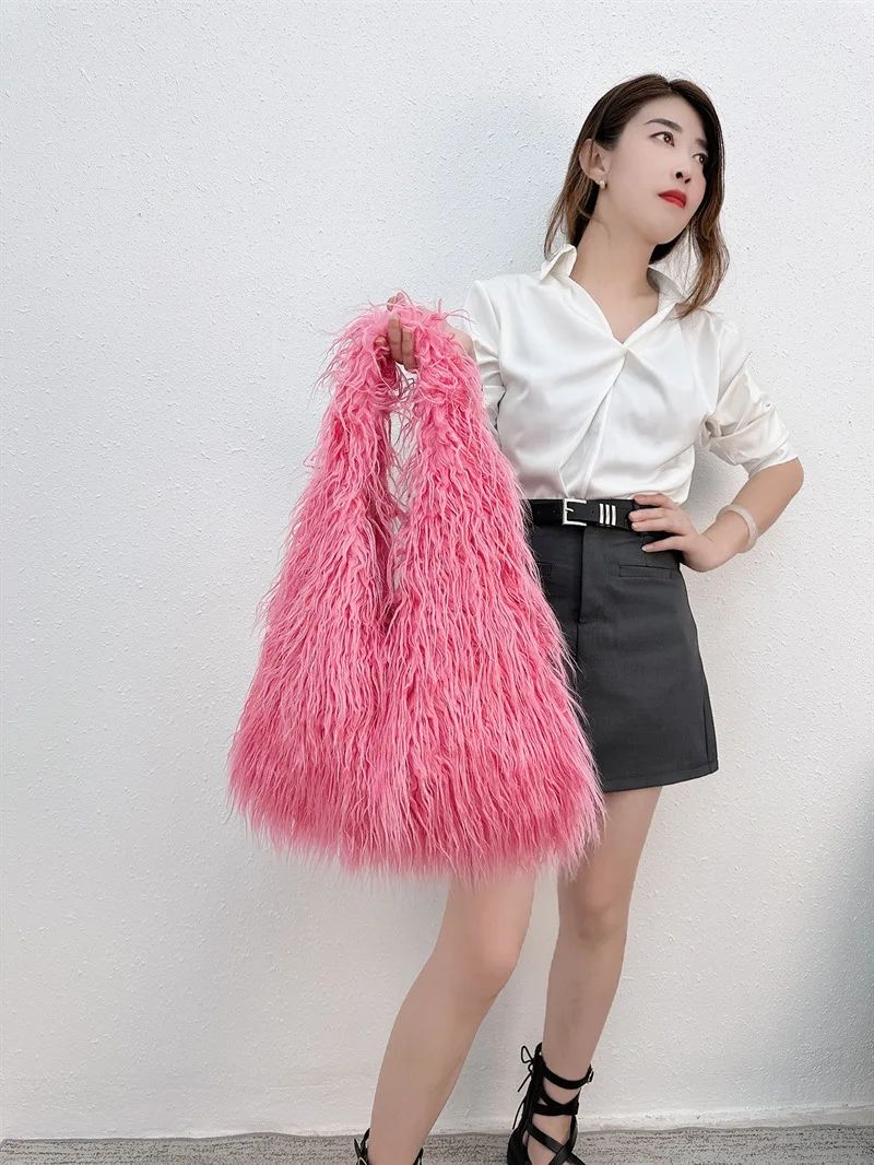 2025 NOVAS Bolsas de Ombro Pelúcia Lã Femininas Y2k Hot Girls Bolsa Saco com Cordão de Pele Sintética Moda Feminina Bolsas de Mão Peludas Tote