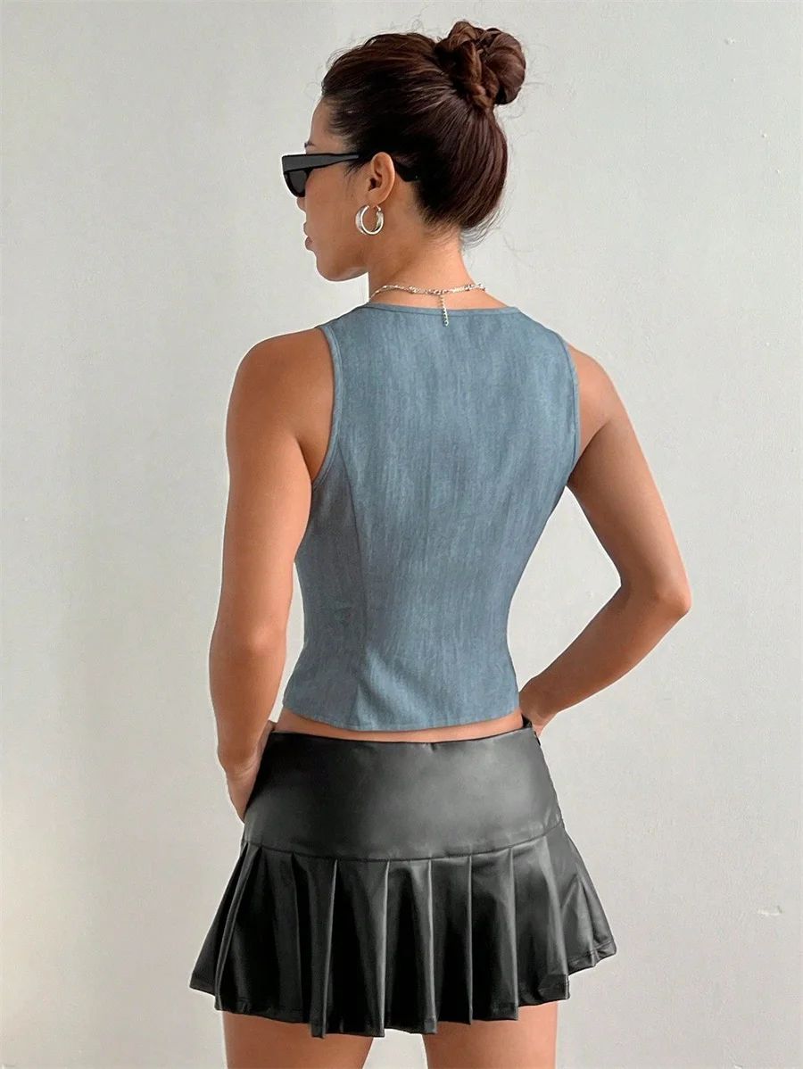 Benuynffy Solid V-neck Lace Up Tops Women's Summer Y2k Streetwear Fashion Crop Top 2025 New Sleeveless Casual Slim-fit Top