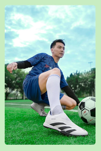 Mens High Quality Ultralight Football Shoes Society Cleats Indoor Soccer Shoes Professional Original Fast Futsal Football Boots