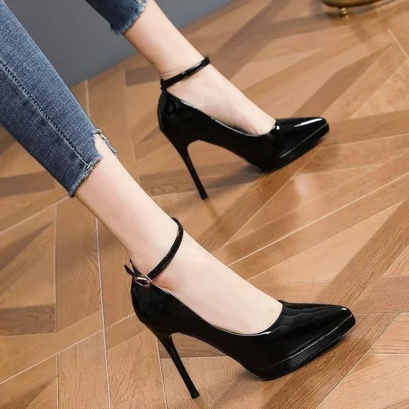 Sapatos femininos com salto agulha super alto de 11cm, corrente de pérolas, tira no tornozelo, bico fino, tamanho grande, sapatos de escritório de couro