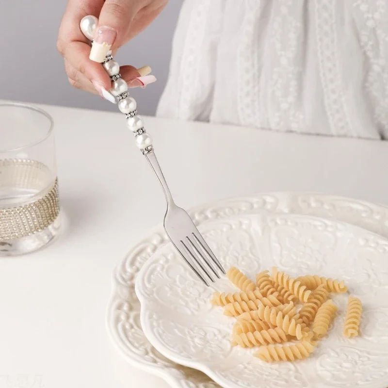 Conjunto de talheres luxuosos de aço inoxidável 304 com colher, garfo e faca, talheres com pérolas e diamantes, caixa de presente, utensílios para casa, cozinha e casamento