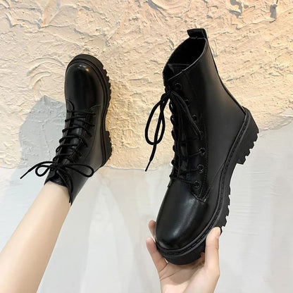New Autumn Flat-soled Retro Lace-up Short-tube Solid Color Round-toe Korean Style Fashion Boots Sports Thick-soled Riding Boots