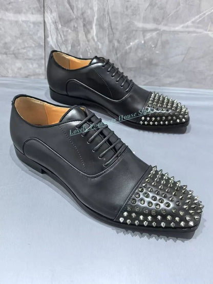 Sapatos Masculinos Loafer Bico Fino de Couro Legítimo Preto Moda Masculina Primavera Outono Cadarço Salto Quadrado Sapato com Rebite Único